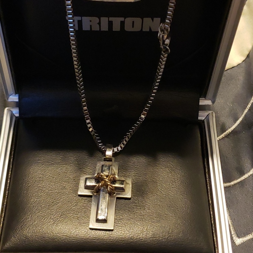 Triton braided cross